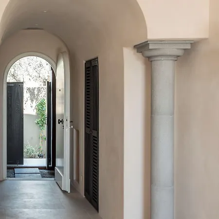 Istoria, A Member Of Design 5* Perivólosz