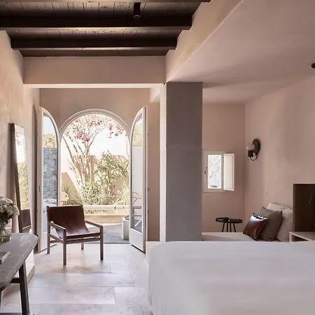Istoria, A Member Of Design Perivolos (Santorini)