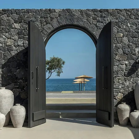 Istoria, A Member Of Design 5* Perivólosz