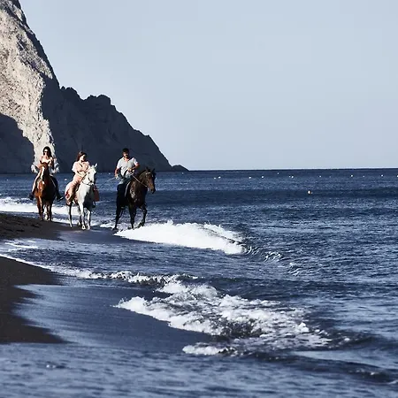 Istoria, A Member Of Design Hotel Perivolos (Santorini)