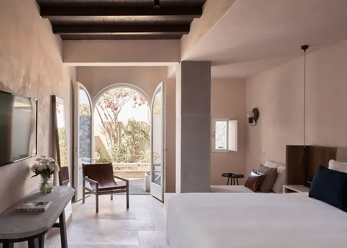 Istoria, A Member Of Design Perivolos (Santorini)