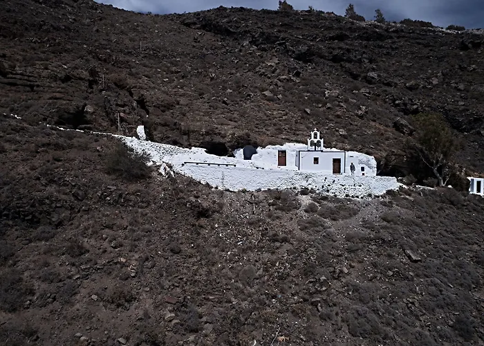 Istoria, A Member Of Design Perivolos (Santorini)