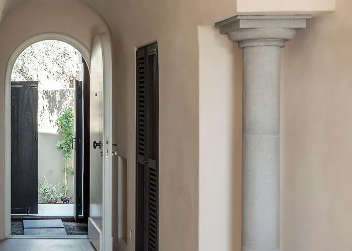 Istoria, A Member Of Design 5* Περίβολος